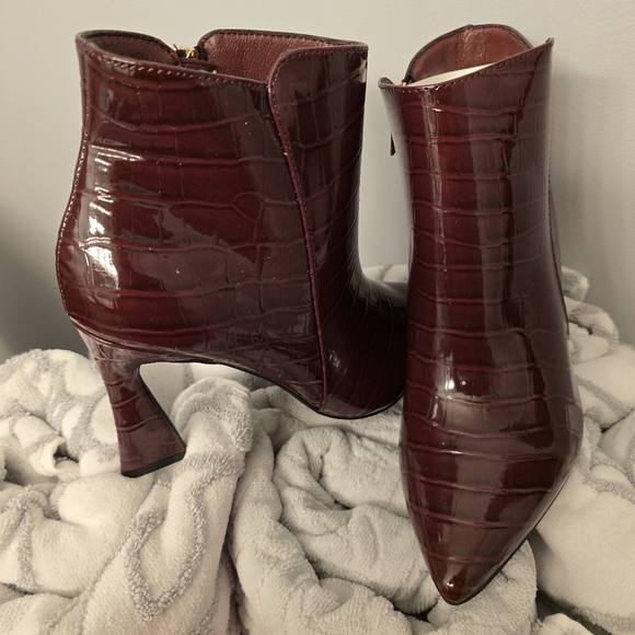 Boots - Picture 2 of 6